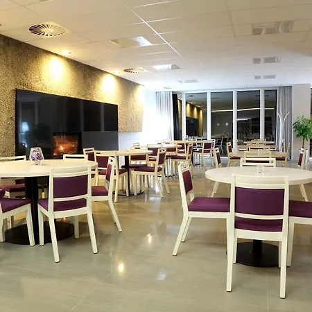 Aqua Maria 4*